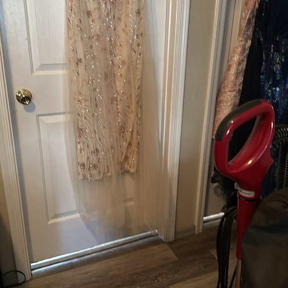 Gold evening dress beaded maxi very fitting but very forgiving where needed - Picture 5 of 5